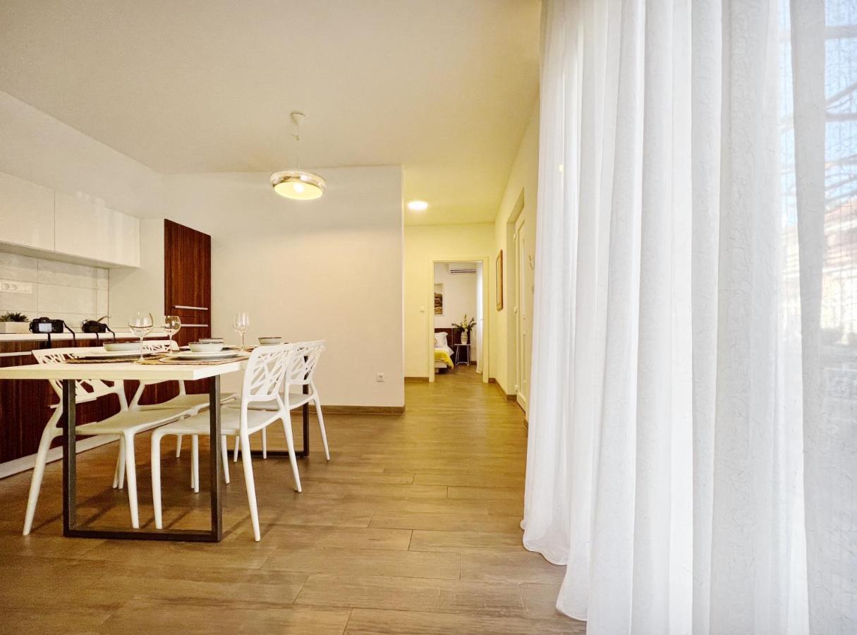 Apartments Teodora Maria Novigrad Istria Esterno foto