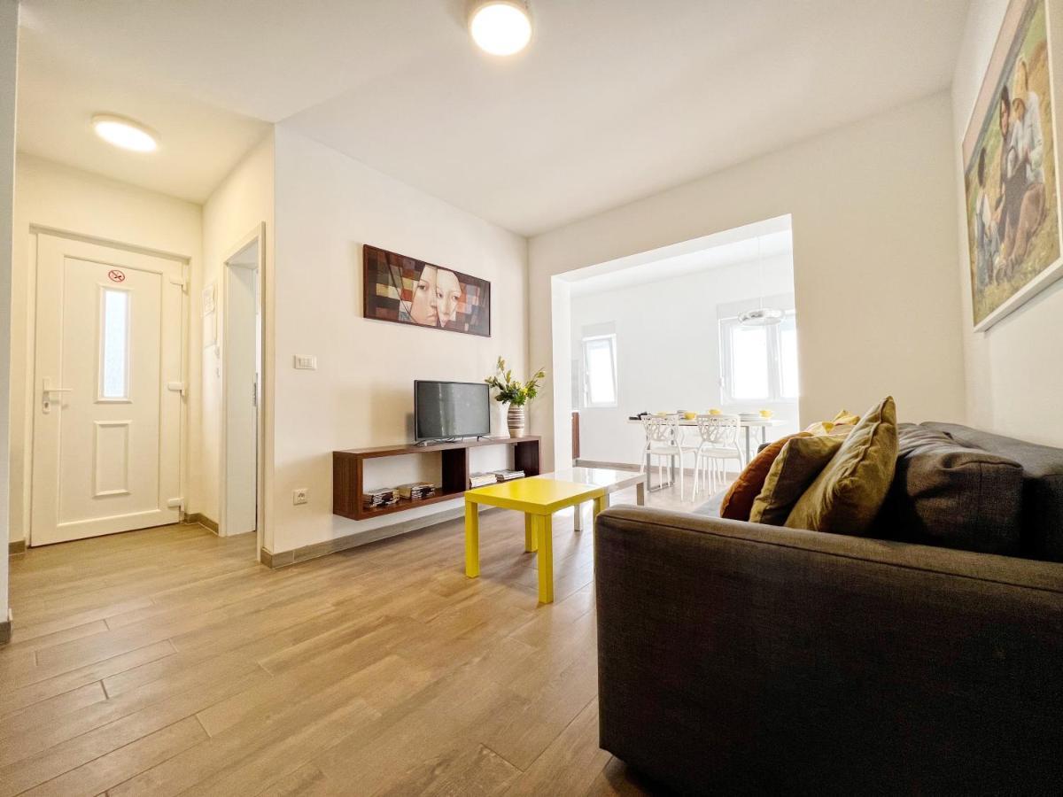 Apartments Teodora Maria Novigrad Istria Esterno foto
